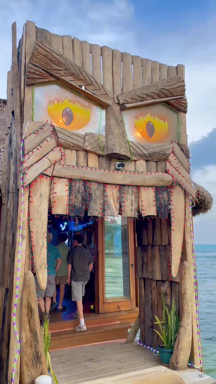 The Hula Bar: unique venue exterior atmosphere