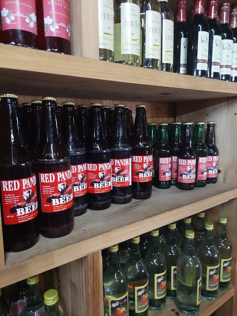 Bumthang Swiss Cheese and Wine Shop: clear display of shop products
