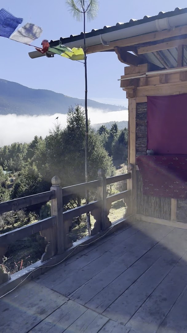 CCH2O Café: beautiful scenic terrace view