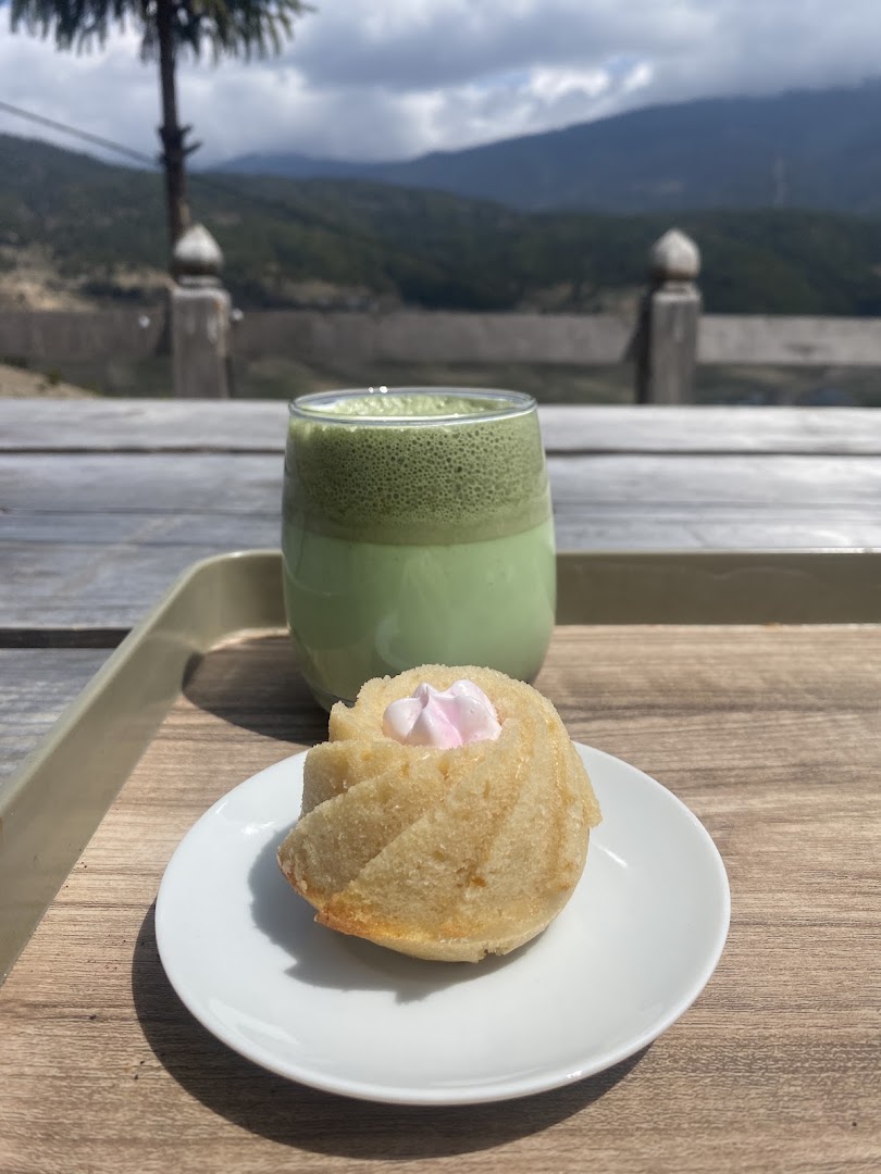 CCH2O Café: appetizing food and drink photo