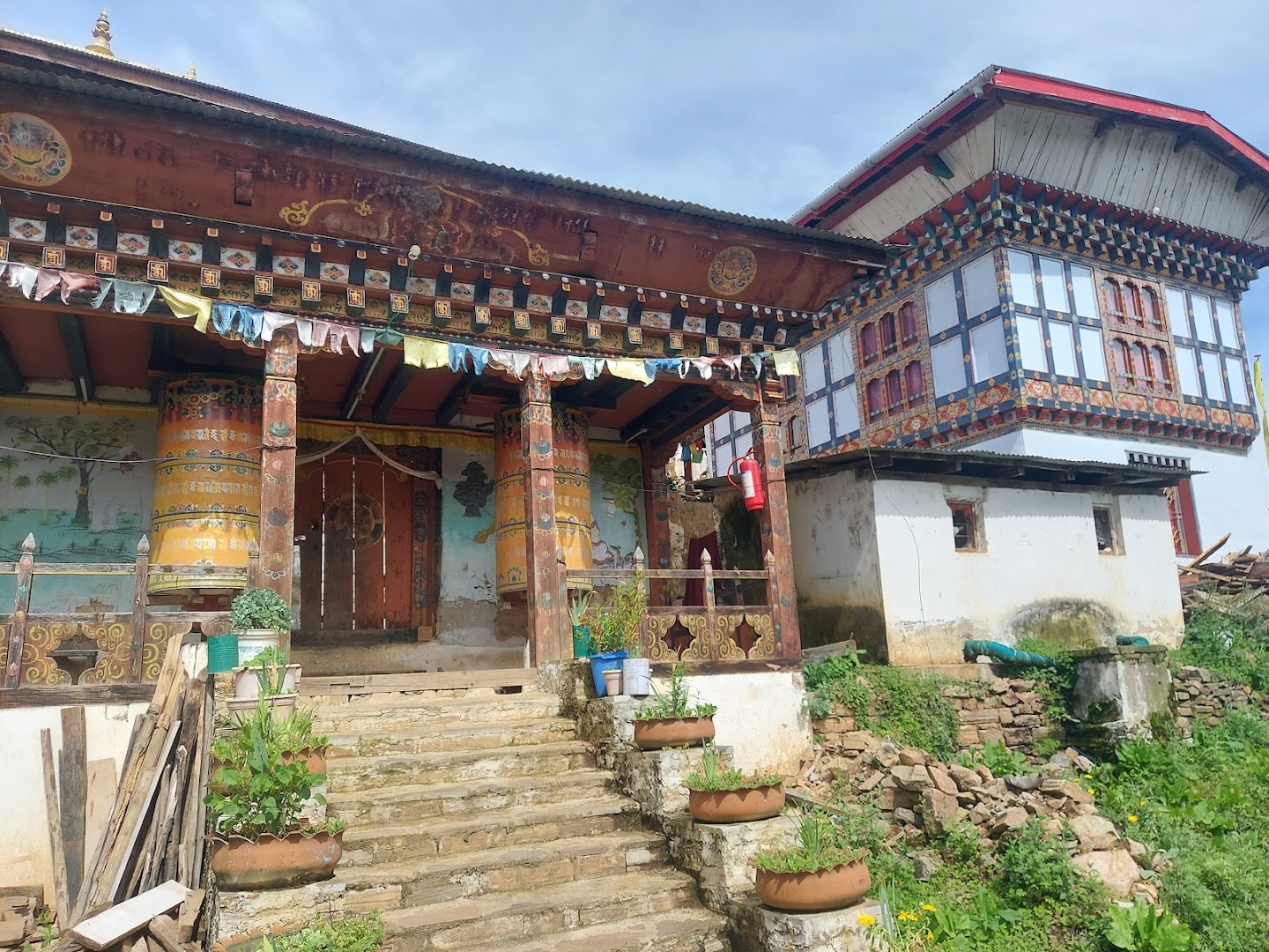 Katsho Goemba: clear photo of cultural venue