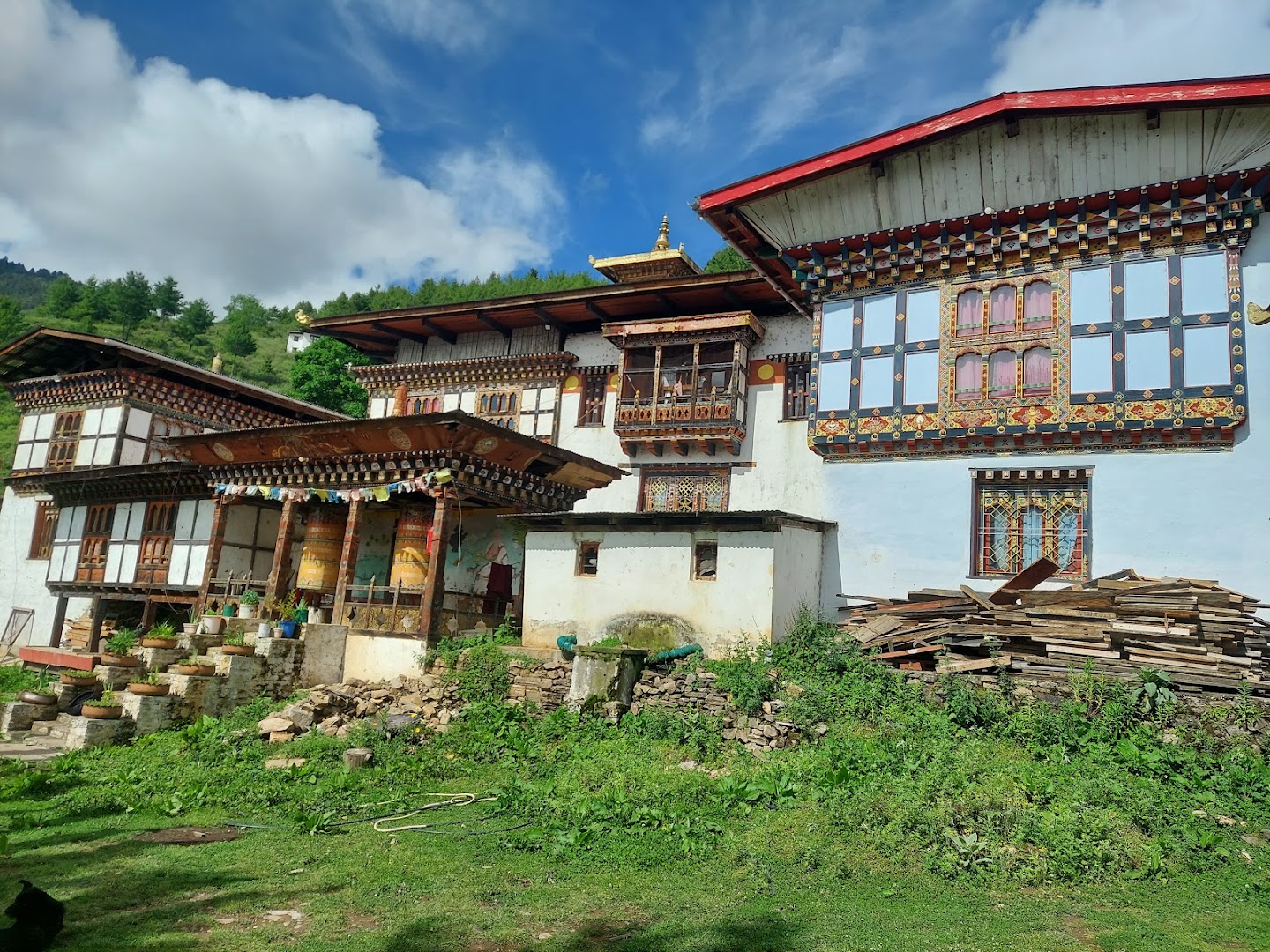 Katsho Goemba: clear exterior view of venue
