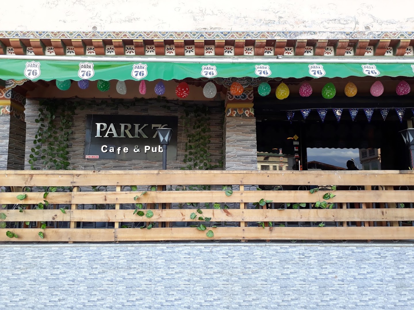 Park 76 Cafe & Pub: clear photo of venue exterior