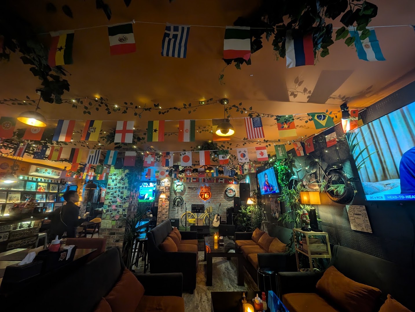 Park 76 Cafe & Pub: venue atmosphere and decor