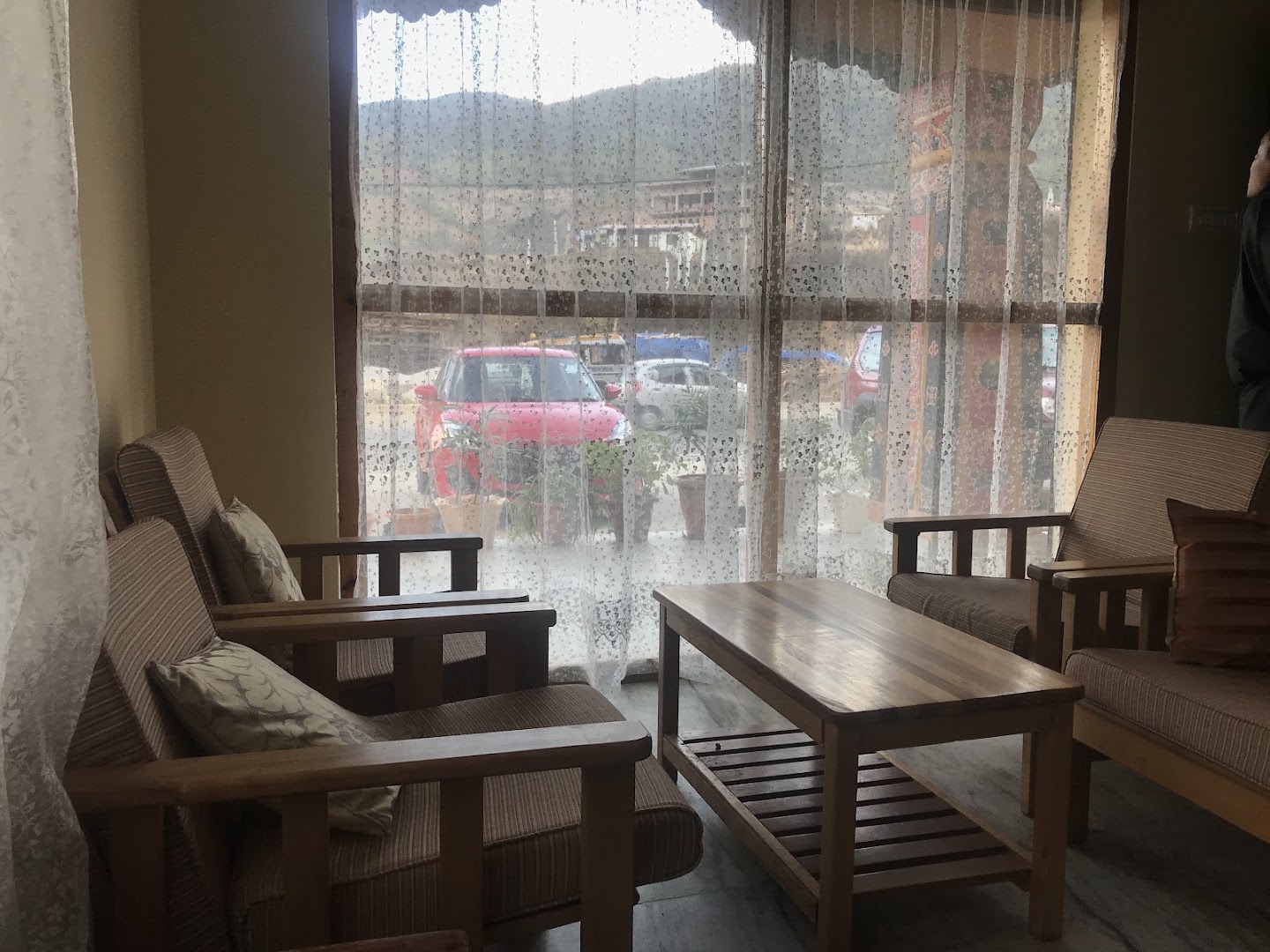 Yudron's Delight: clear view of venue interior