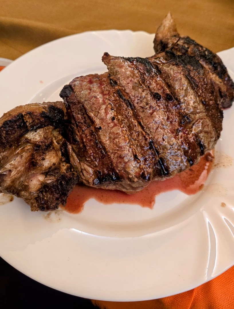 Bagú Churrasquería: appetizing photo of grilled meat