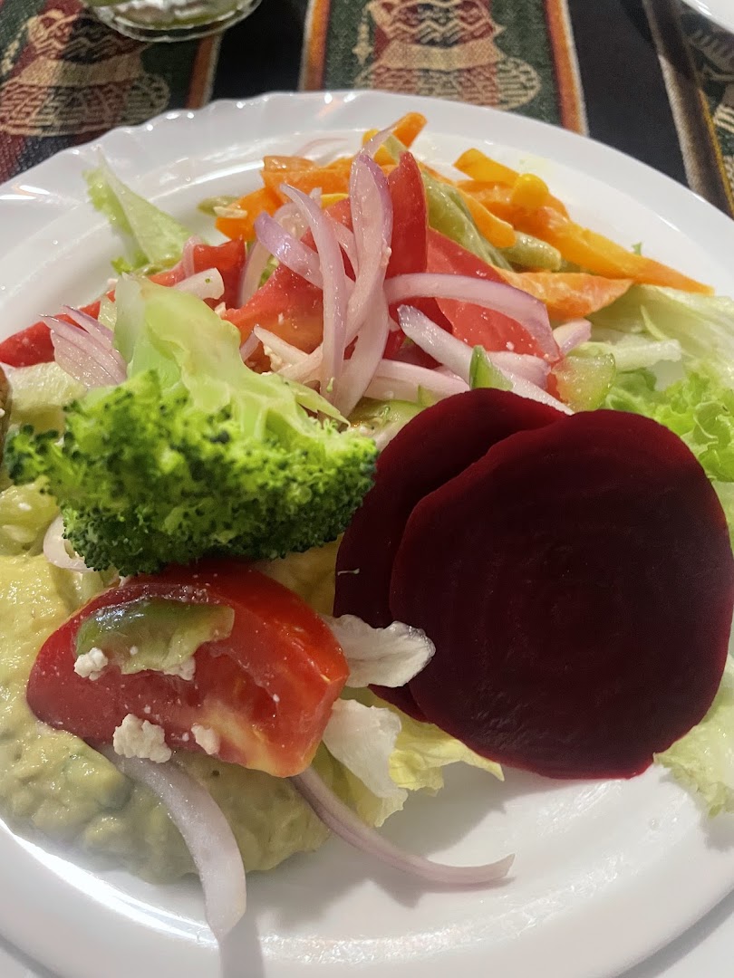 Bagú Churrasquería: appetizing photo of fresh salad