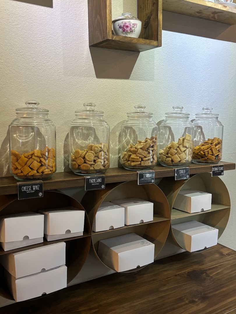 Cookie Bar Galletería & Coffee Lounge: clear display of shop products