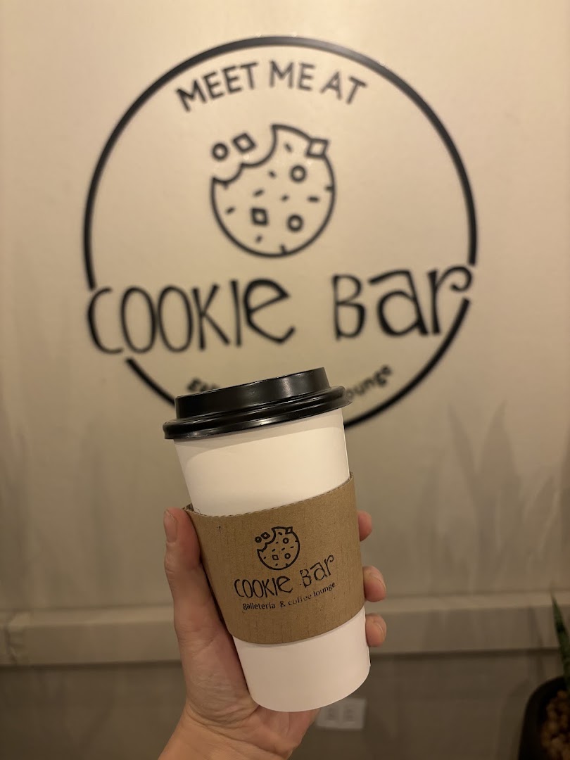 Cookie Bar Galletería & Coffee Lounge: clear branding and product shot