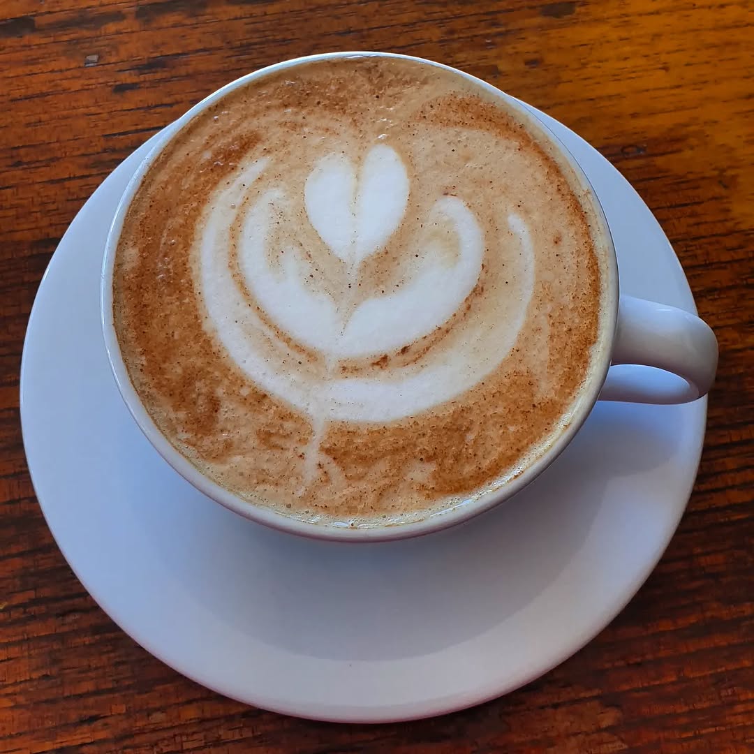 El Condor & The Eagle Cafe: appetizing photo of latte art