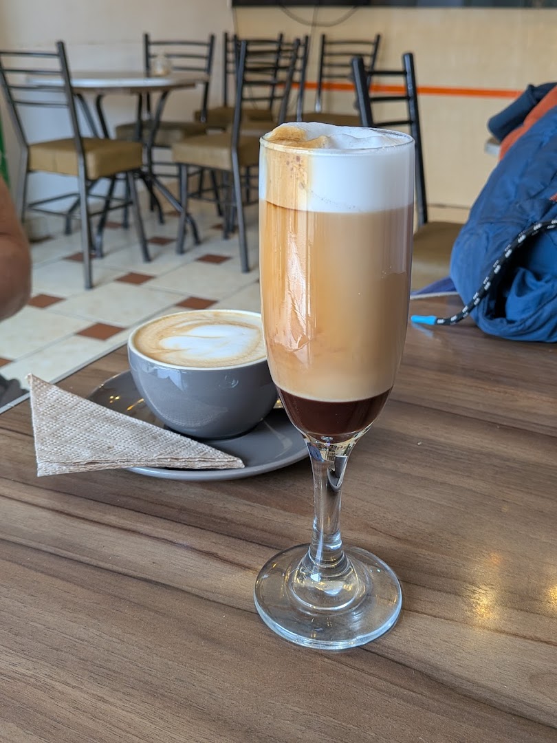 Café Arcoíris: appetizing photo of coffee drinks