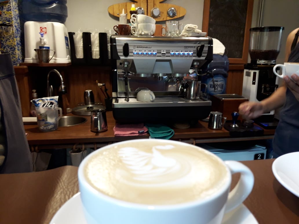 Hostal Kurmi: appealing coffee and espresso machine