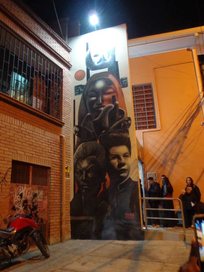 Centro Cultural Museo Marina Núñez del Prado: artistic mural at venue