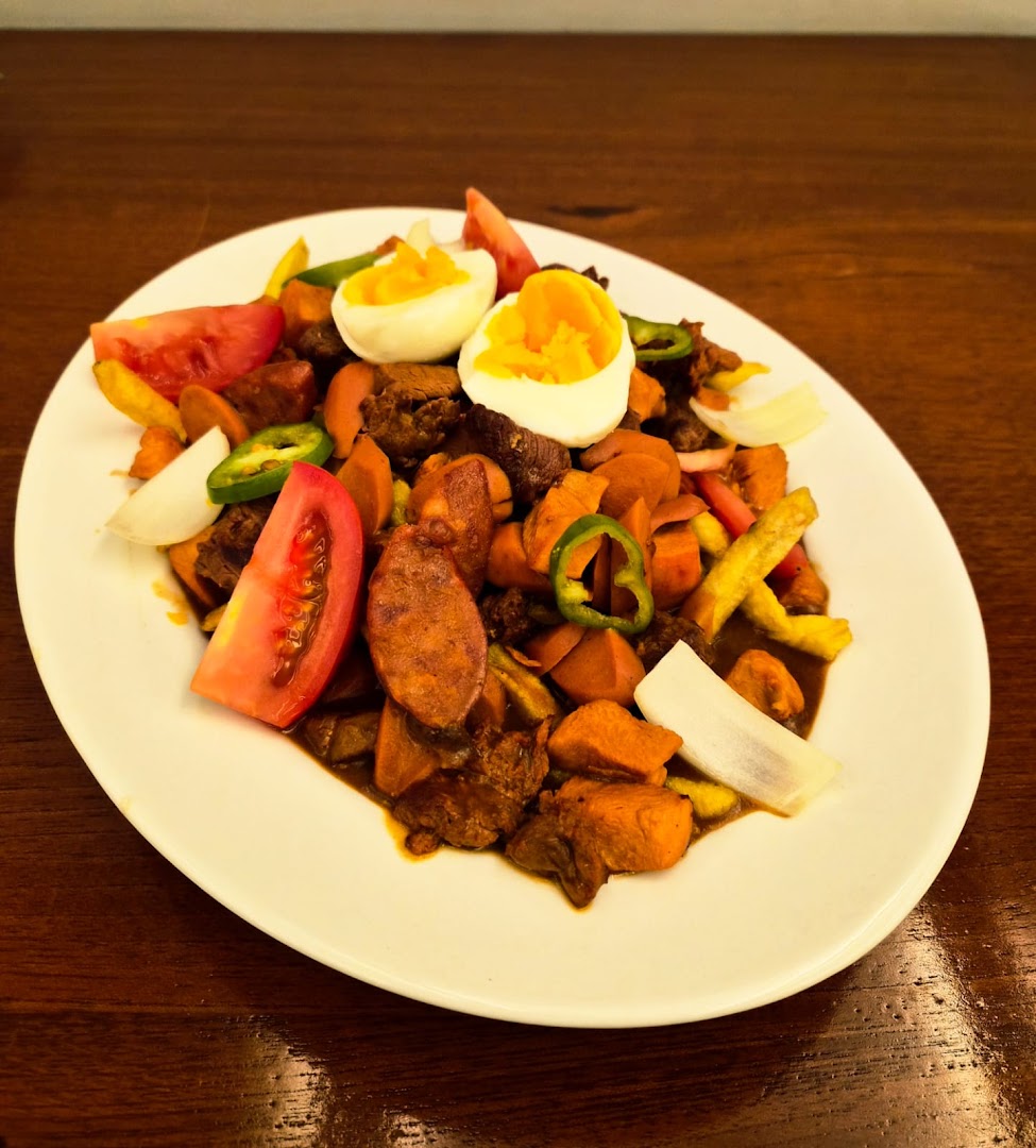 Bule 35: appetizing photo of served food