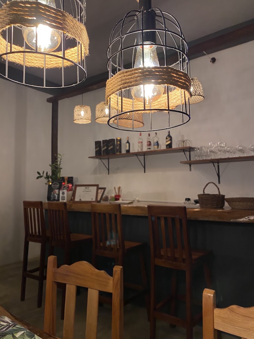 La Mamonga: clear shot of restaurant interior