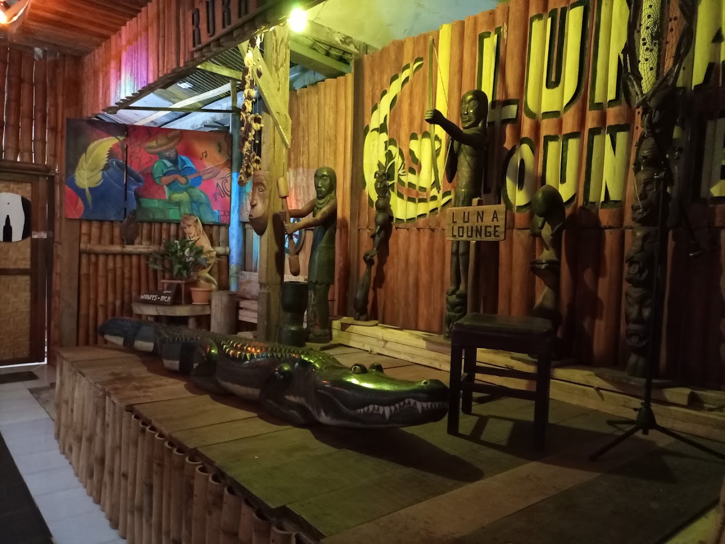 Luna Lounge: venue interior and atmosphere
