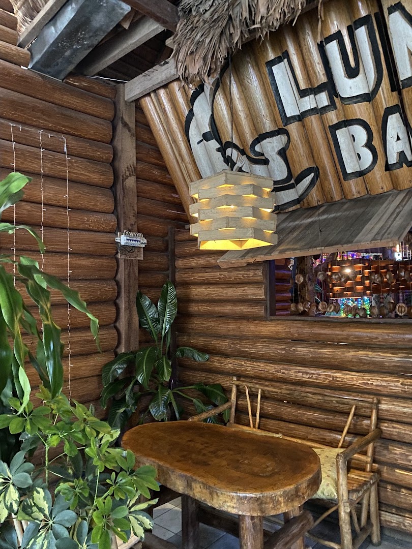 Luna Lounge: venue atmosphere and interior