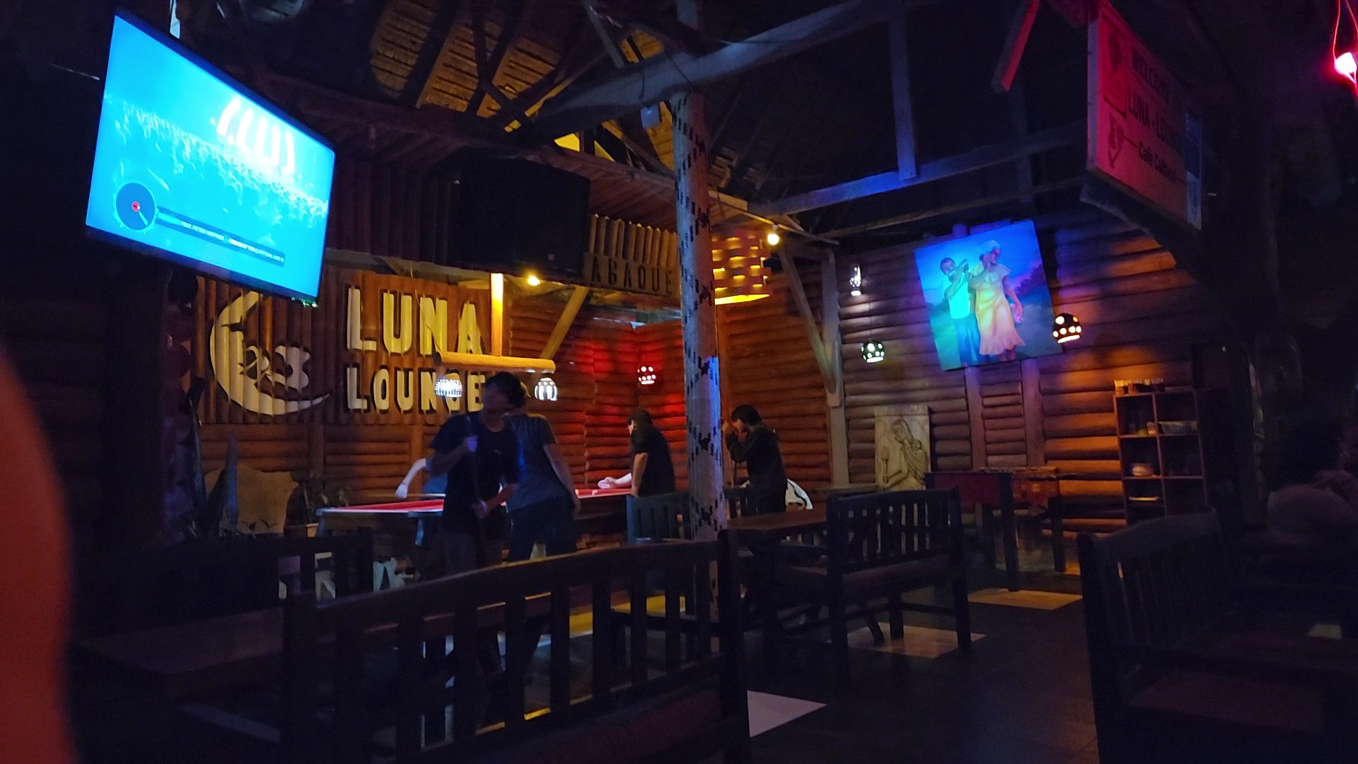 Luna Lounge: venue atmosphere and interior