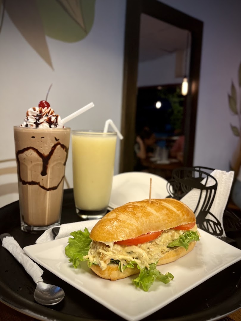 Melaza Coffee & Pastry Shop: appetizing food and drink presentation