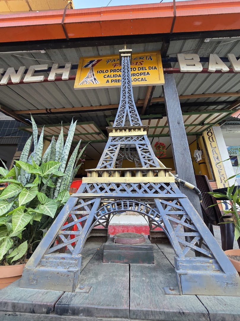 Panadería París: clear photo of venue decor