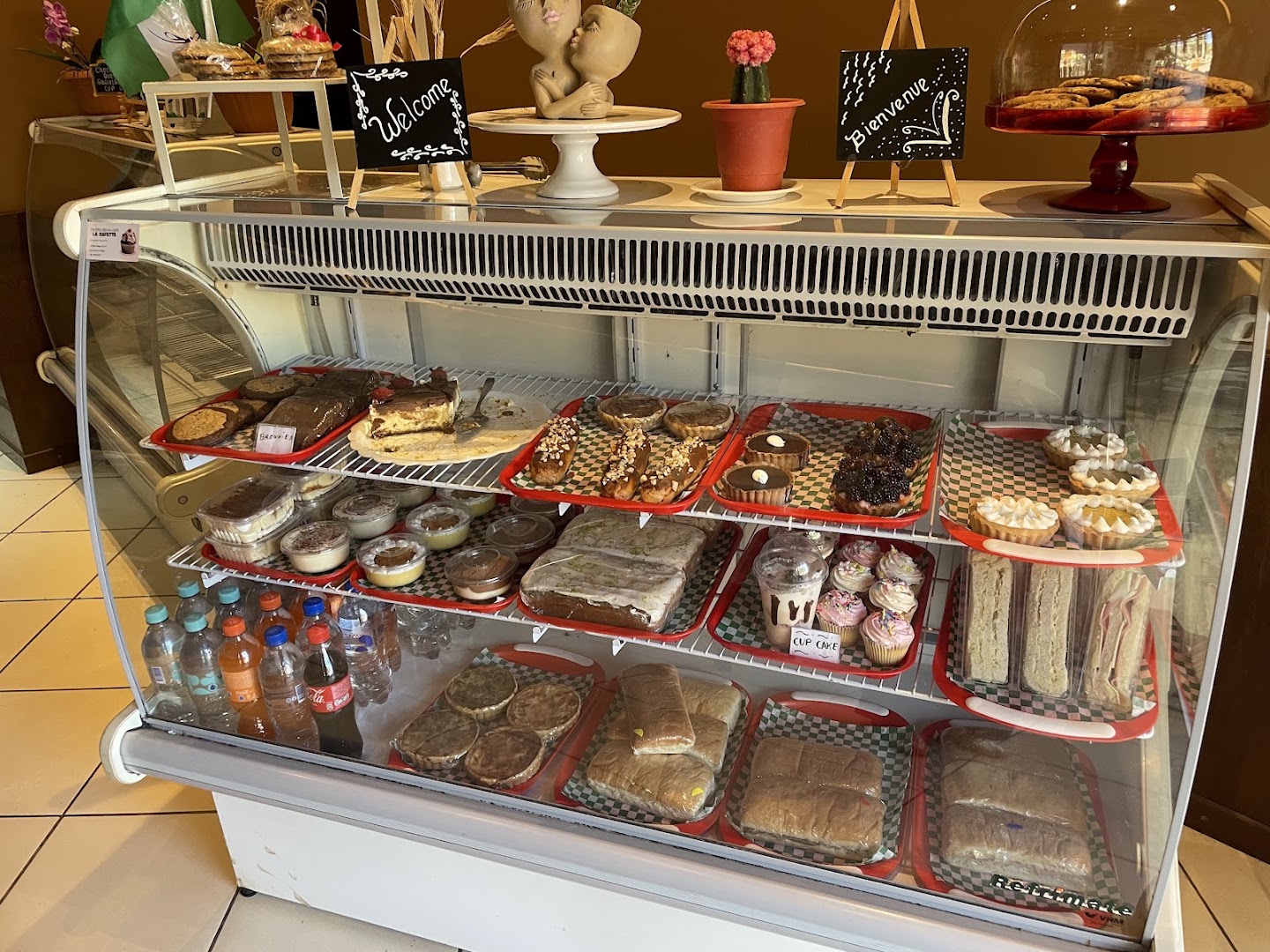 La Cafette: appetizing display of fresh food
