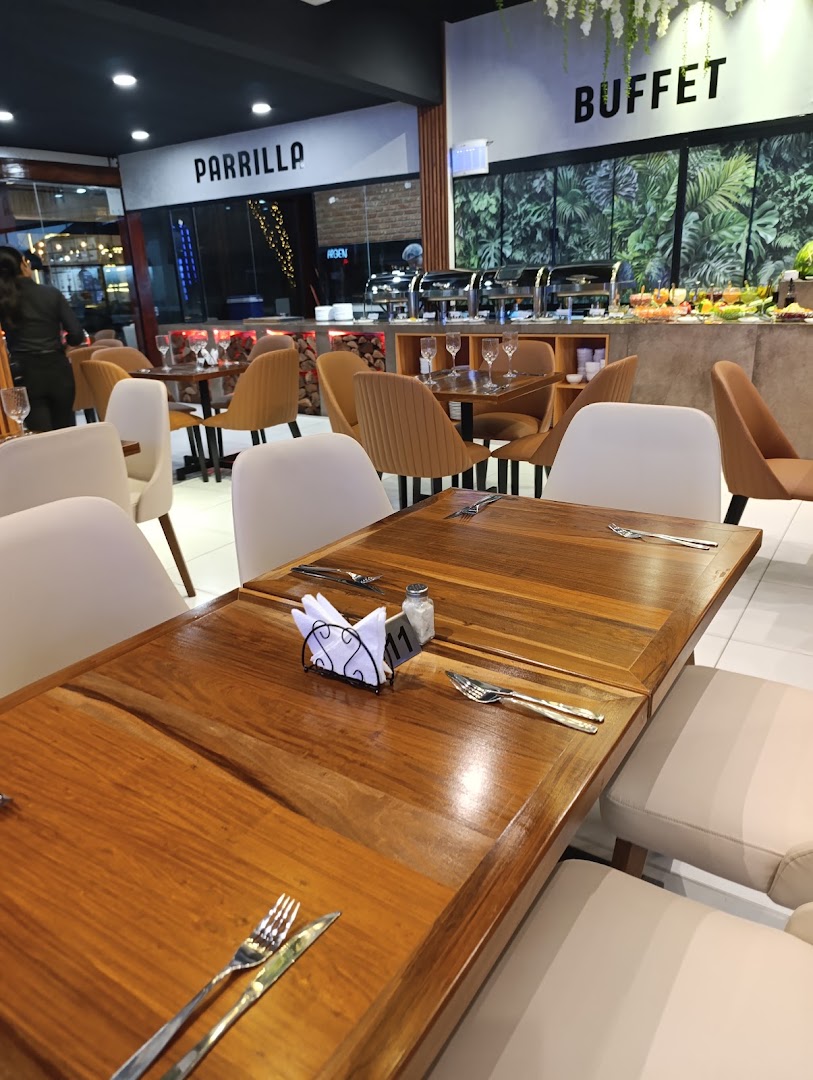 Argentino Restaurant Premium: clear, inviting restaurant interior shot