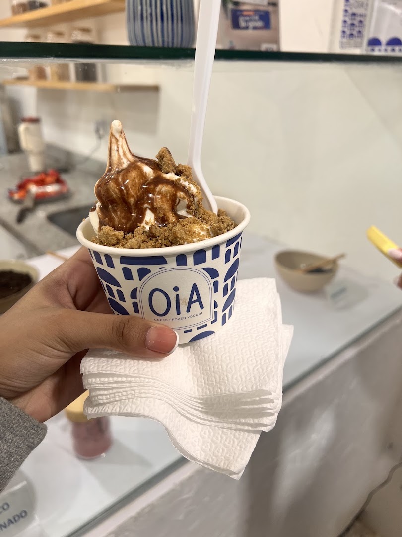 Oia Greek Frozen Yogurt: appetizing photo of shop product