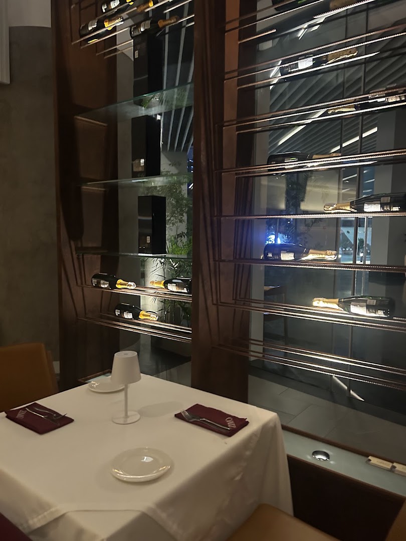 ZIMO: attractive restaurant interior and atmosphere