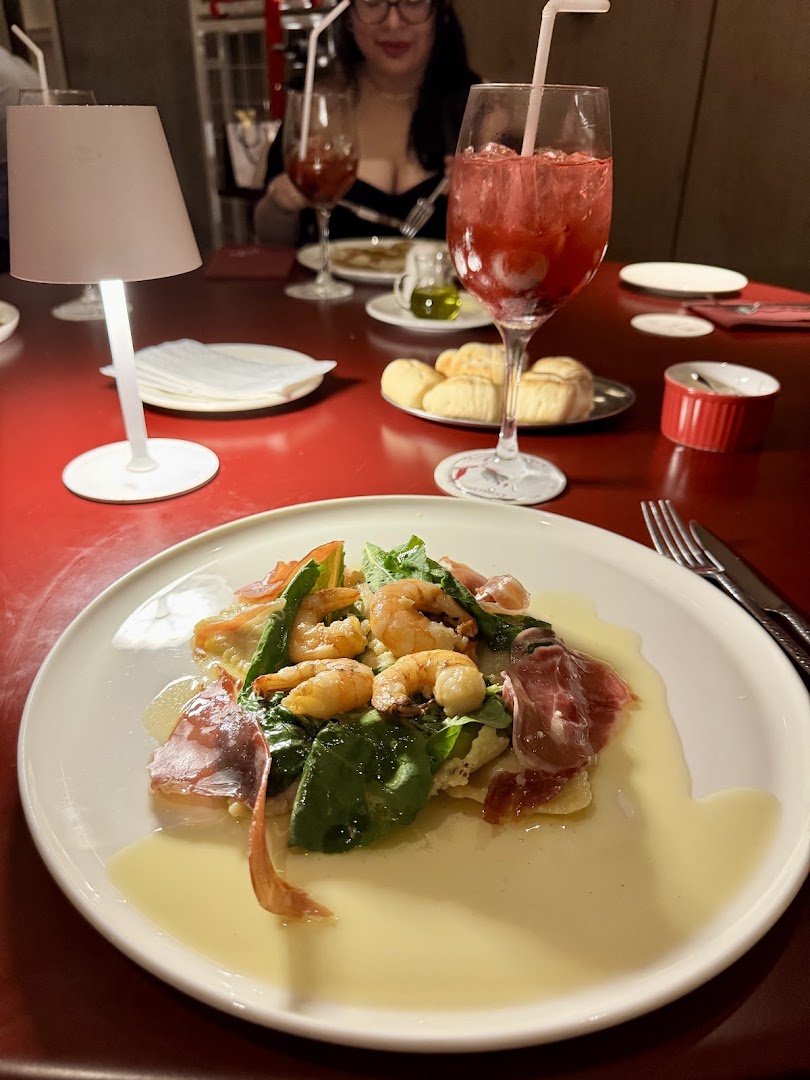 ZIMO: appetizing food photo in setting