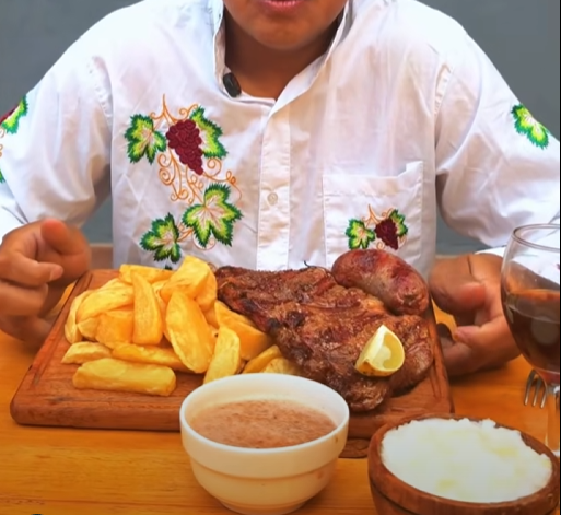 Fuego y Carbón: appetizing food presentation