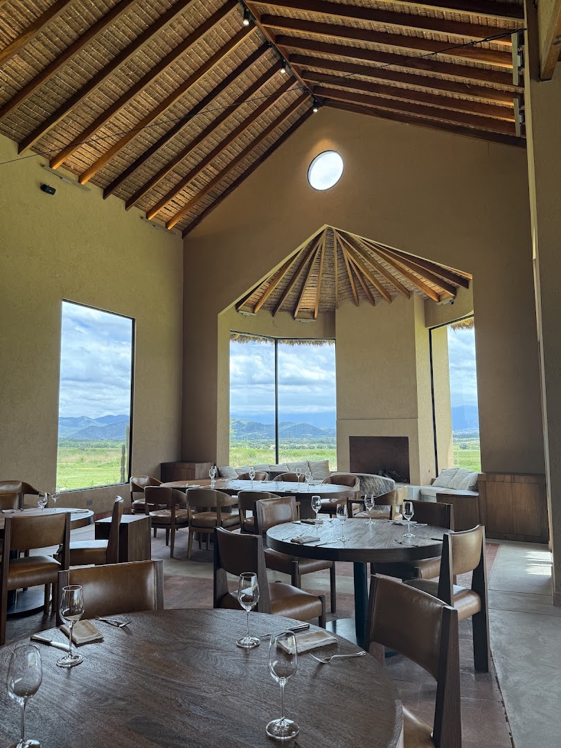 José Luis: high quality interior atmosphere shot