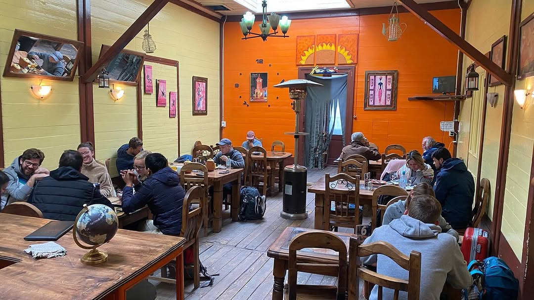 Breakfast Nonis: clear shot of venue atmosphere