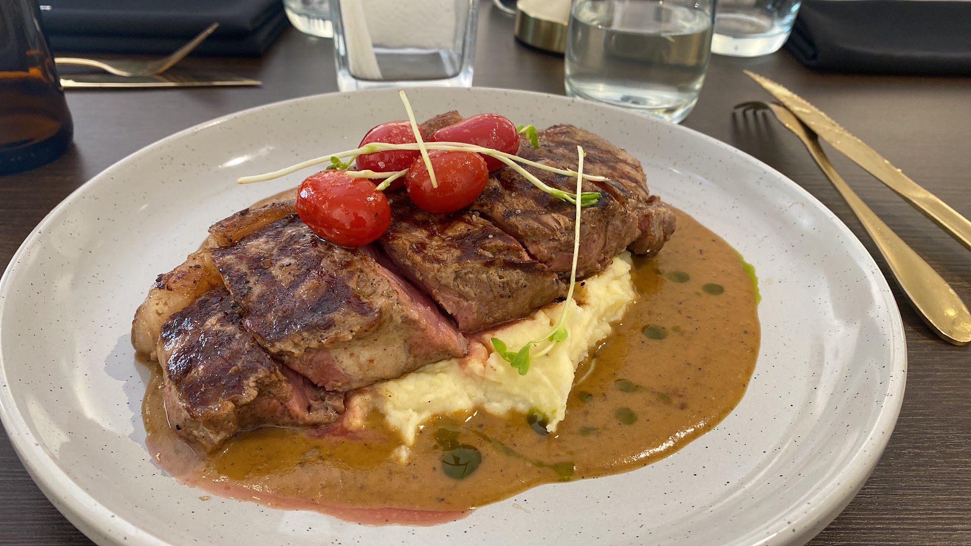 ENSIS Restaurant: appetizing, high-quality food photography