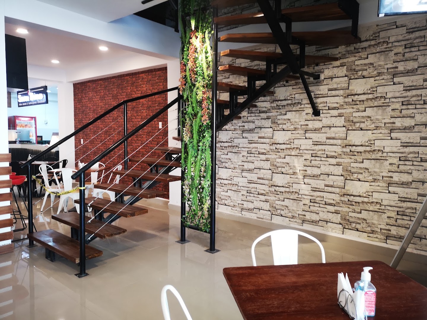 Fortune Punto Gastronómico: clear interior shot showing atmosphere