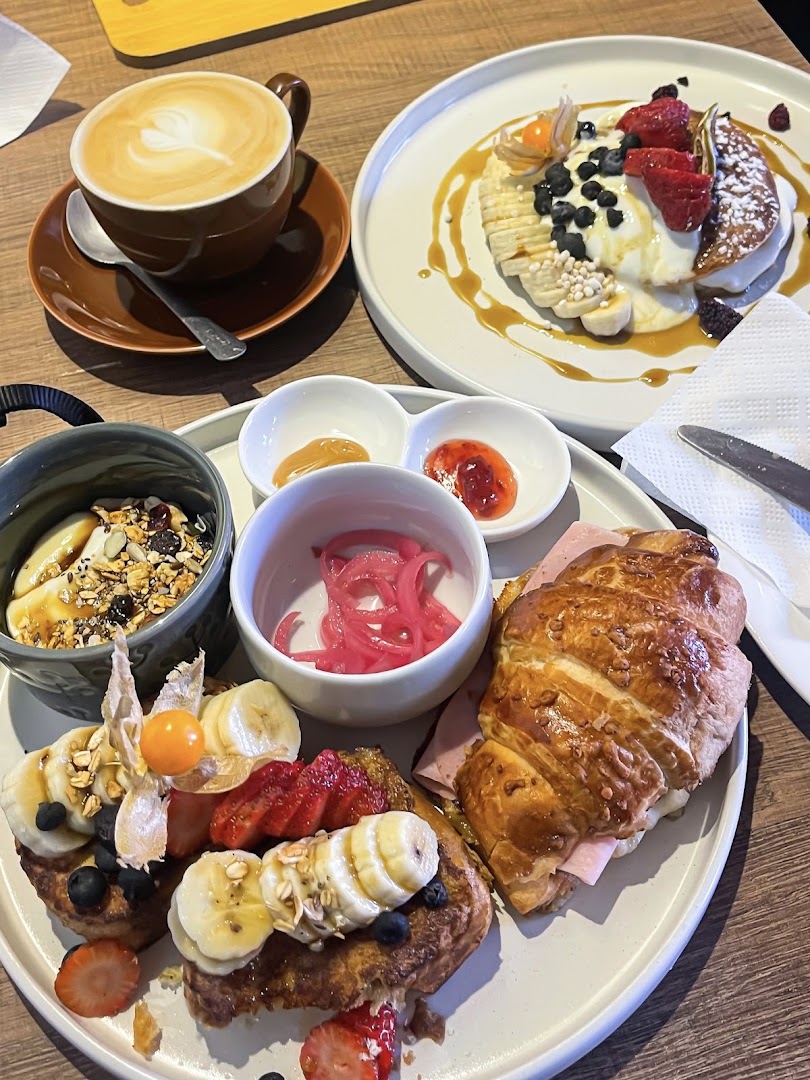 Memos Coffee Bistro: appetizing, high-quality breakfast food photo