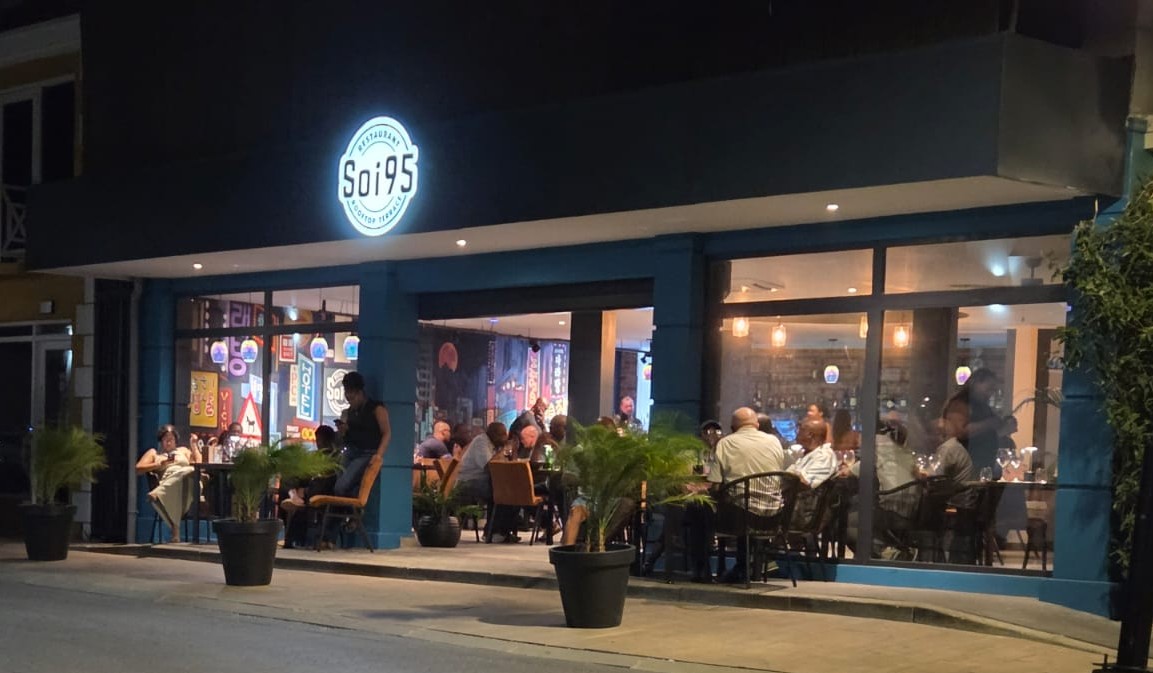 Soi95: clear, inviting exterior restaurant shot
