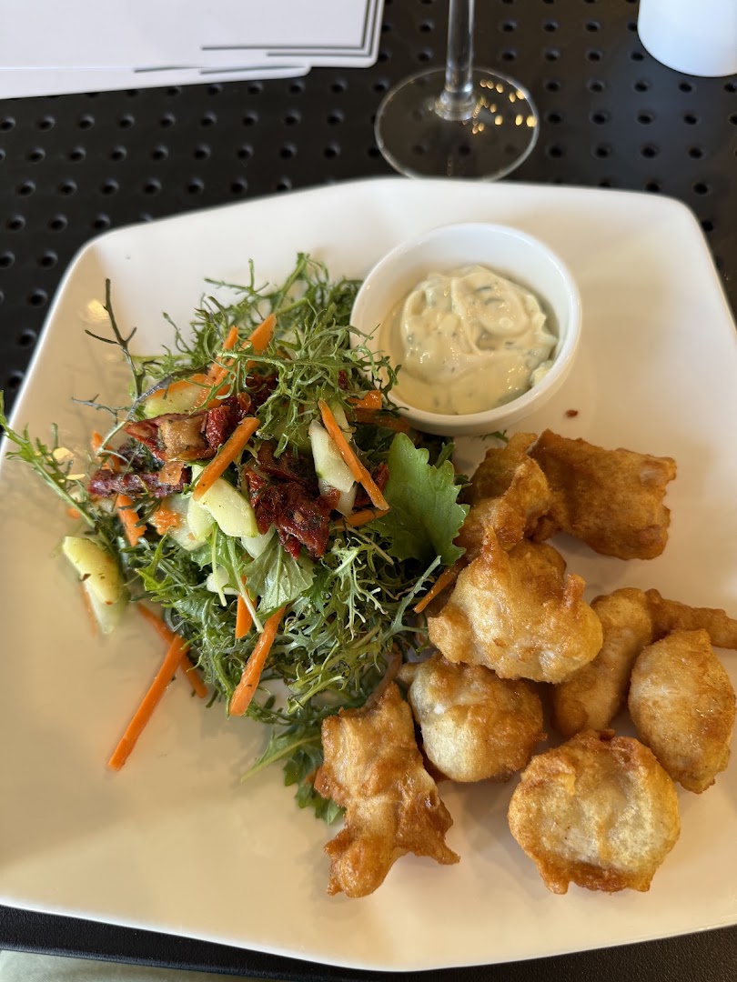 Wines and More: appetizing, high-quality food photo