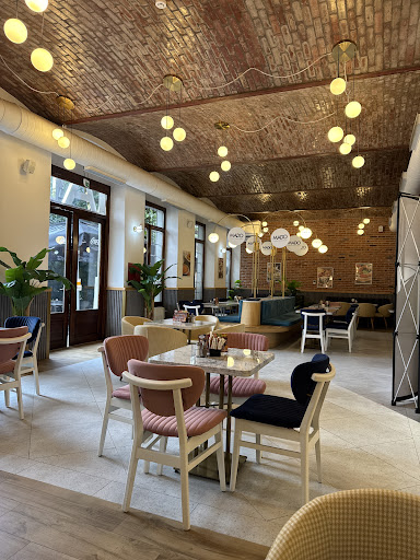MADO: inviting and clear interior shot