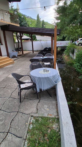 Rosemary Bistro & Bar: pleasant outdoor terrace seating