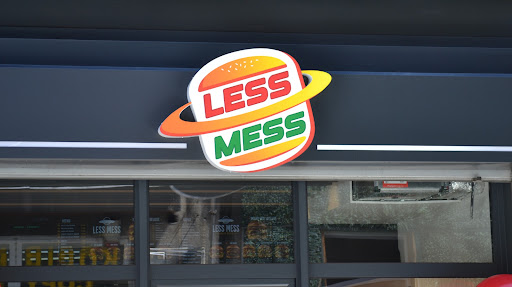 Less Mess: clear signage of the restaurant