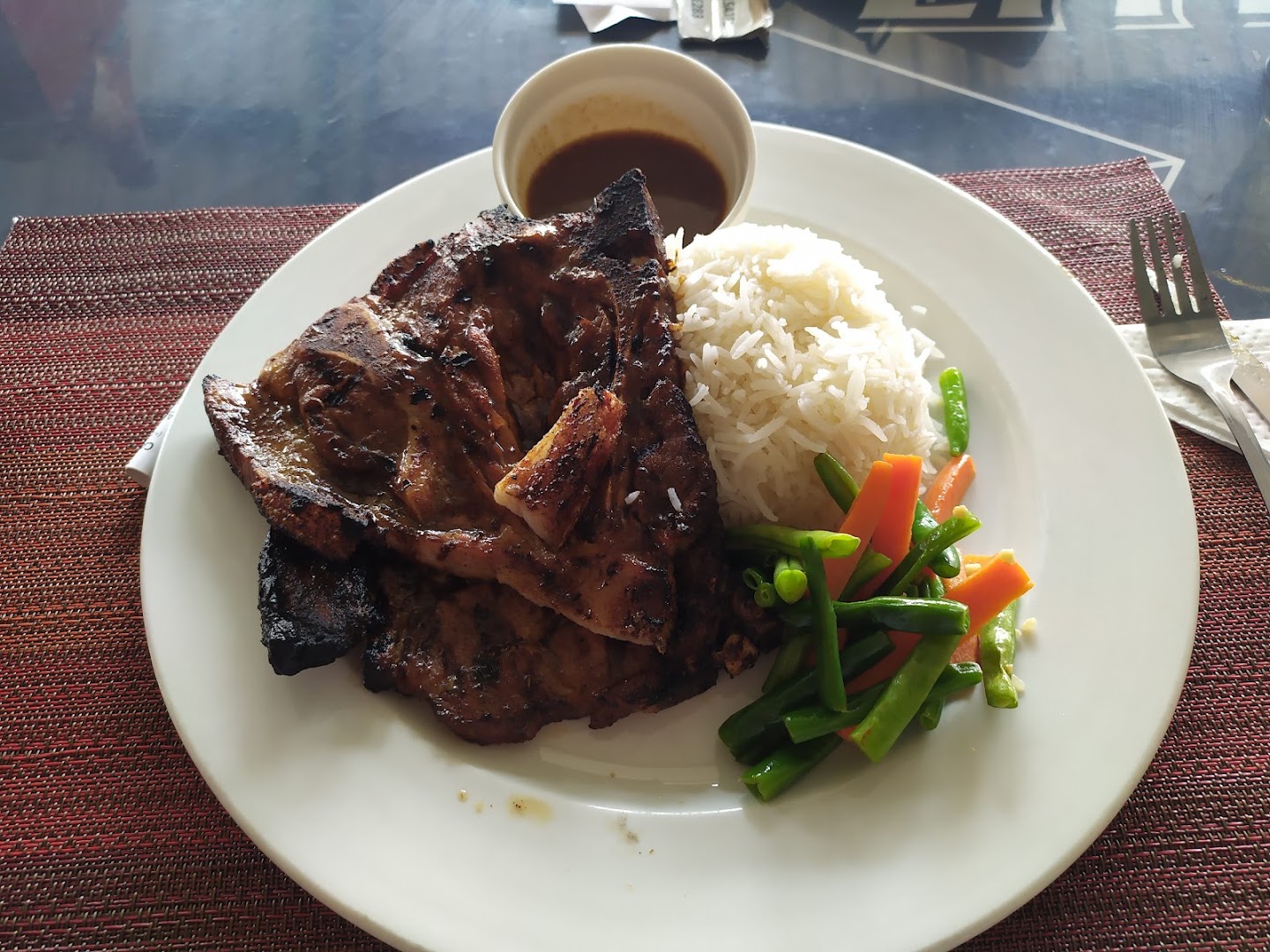 Hunters Pub & Grill: appetizing photo of served meal