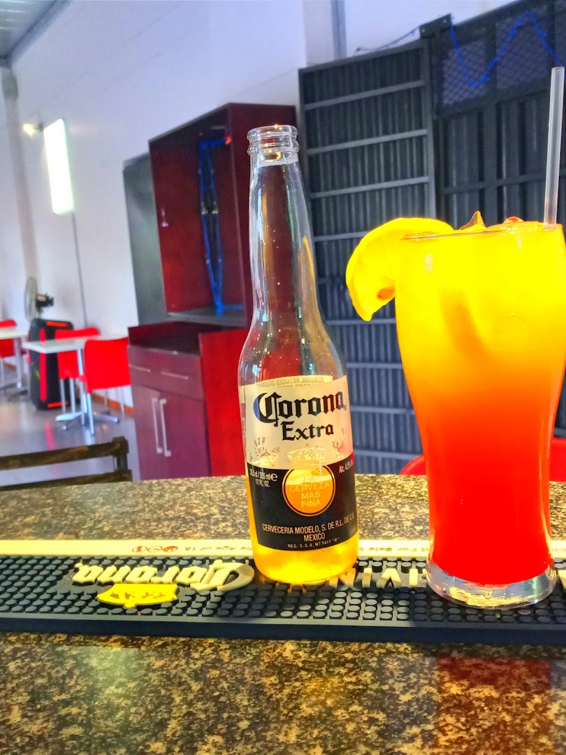 Ko Sedibeng Bar: clear photo of bar drinks
