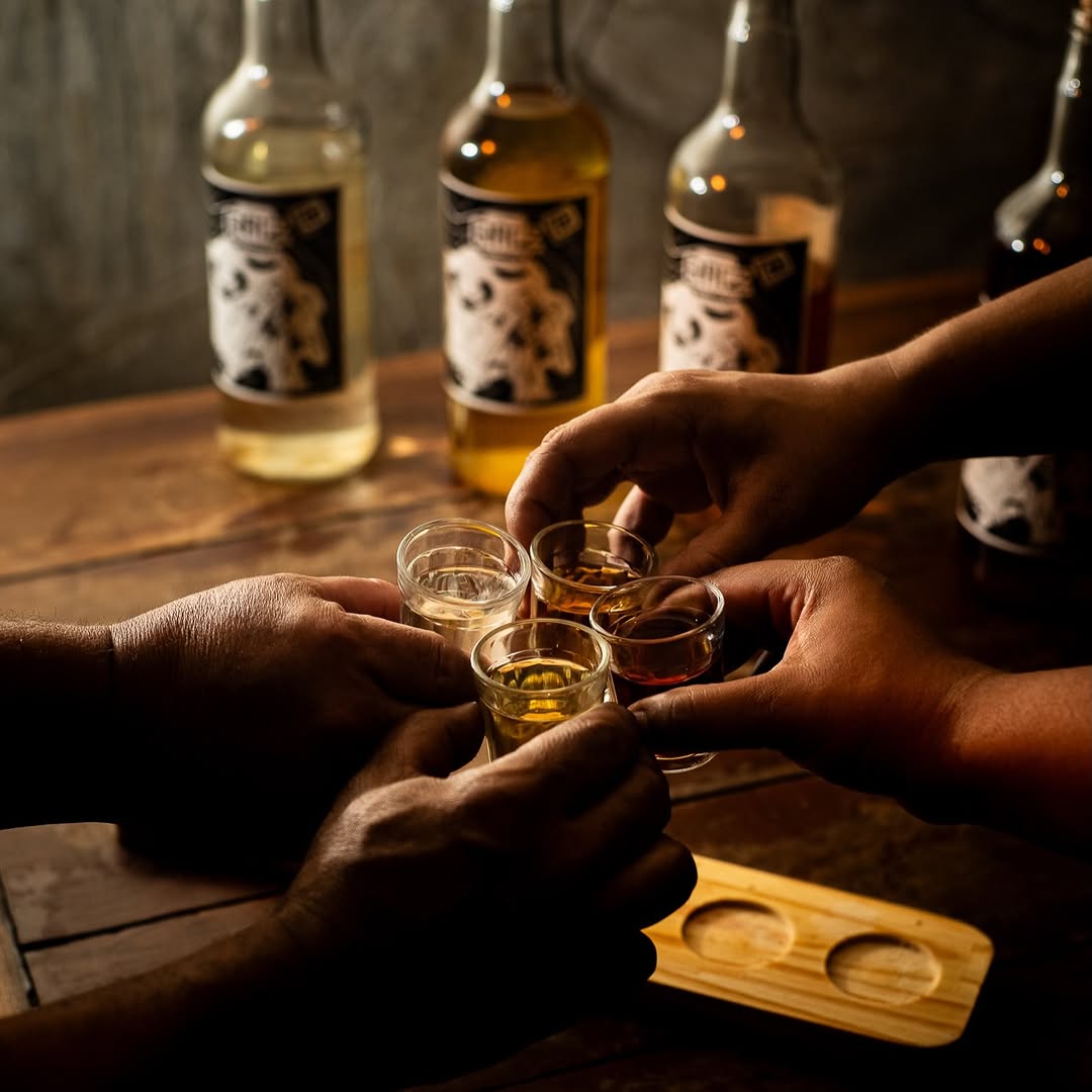 Andu de Dois: high quality, atmospheric social shot