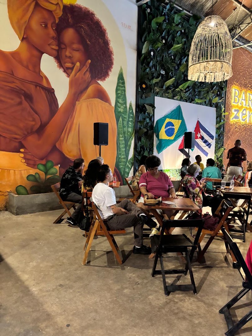 BarZenho: vibrant atmosphere and interior