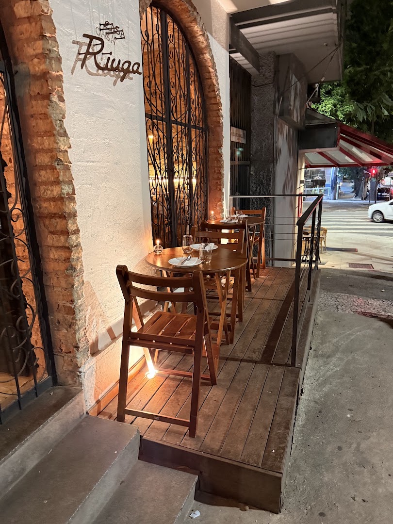 Casa Riuga: inviting and clear restaurant exterior