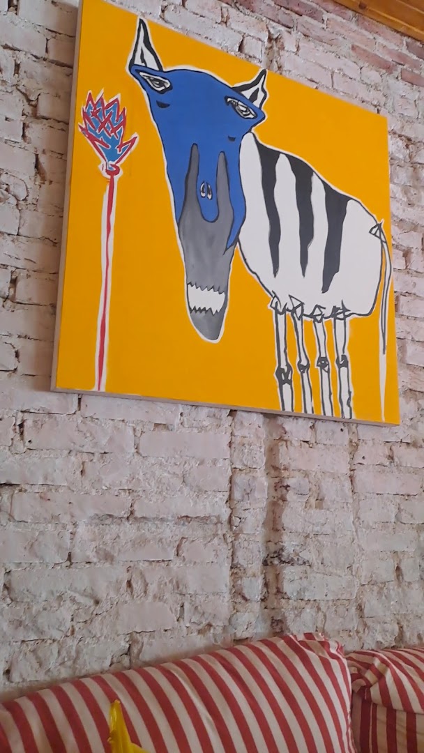 Gata Gorda: restaurant interior decor