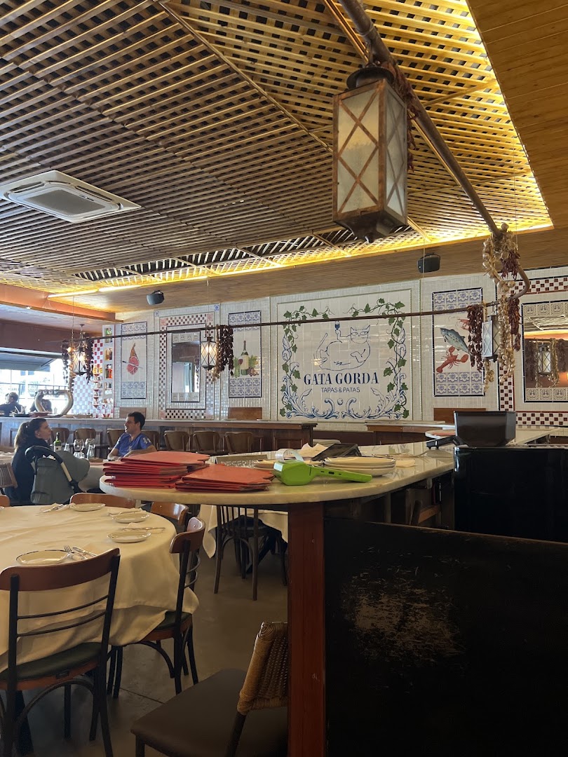 Gata Gorda: clear shot of restaurant interior