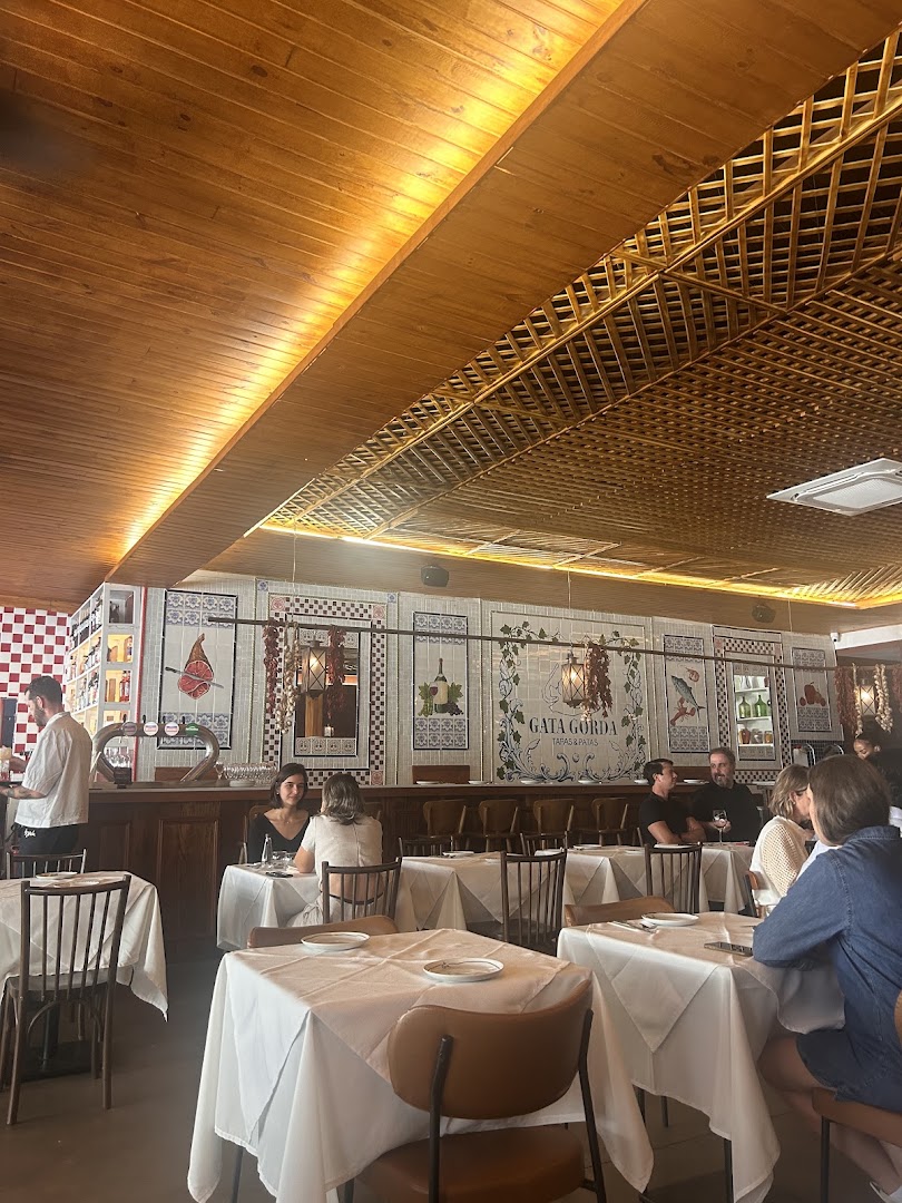 Gata Gorda: inviting atmosphere and clear interior