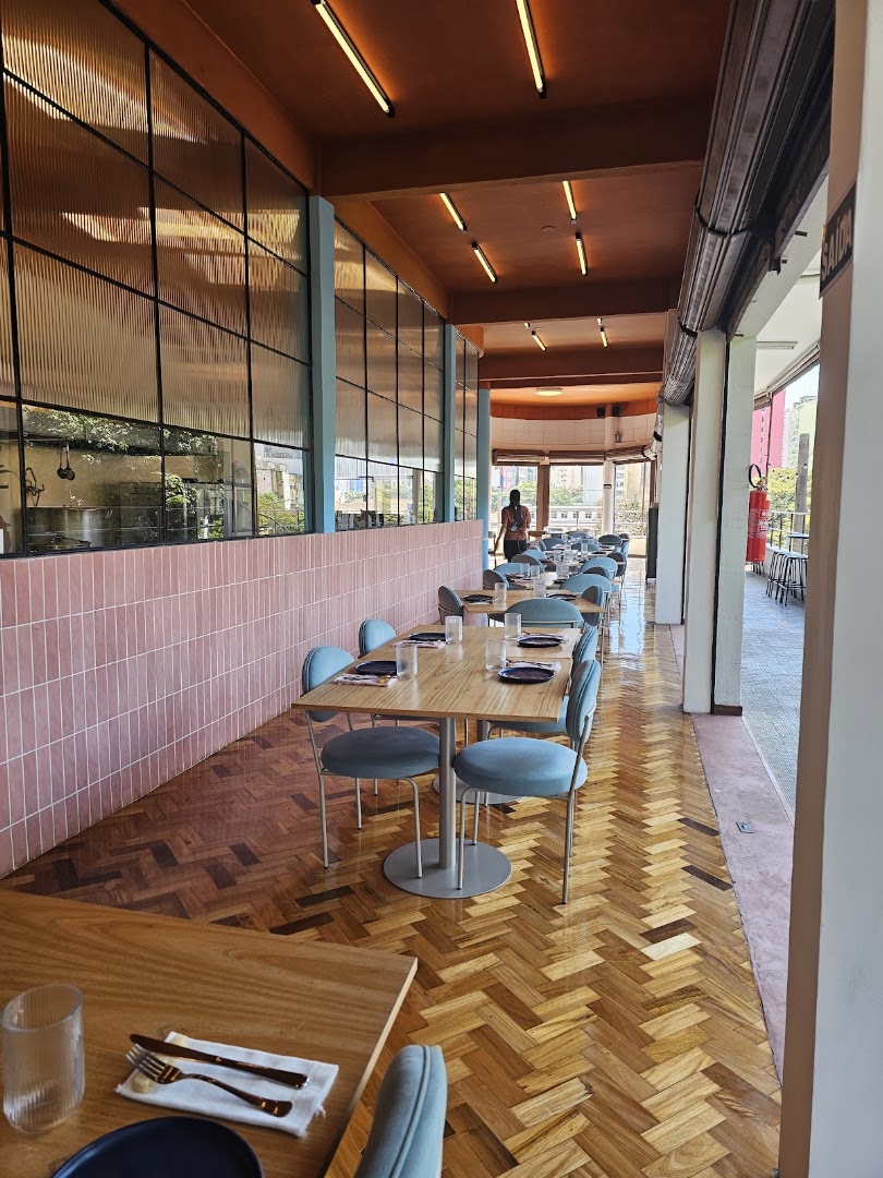 TOM Cozinha de Herança: clear, inviting restaurant interior shot