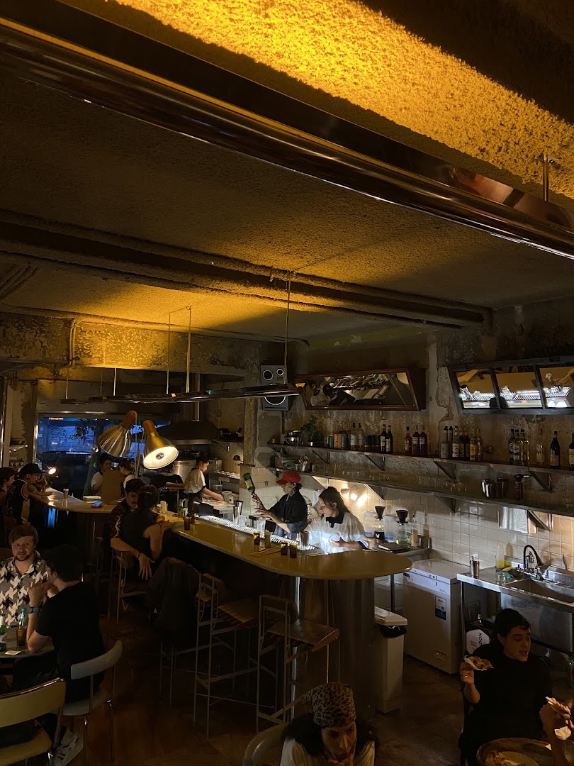 Vizú Pizza Bar: inviting atmosphere and clear interior